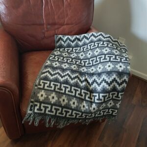 Alpaca Superfine Incalpaca TPX Fringed Throw  Blanket